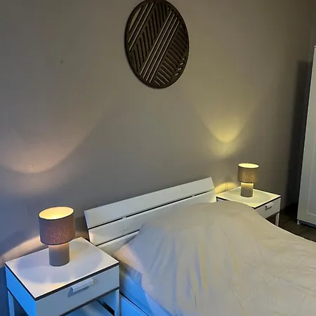 Modernes Gemuetliches Gießen